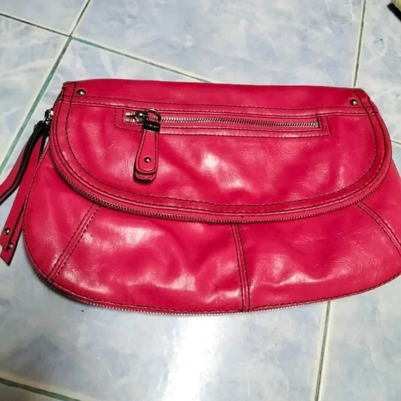 NINE WEST VERY PINK OVERSIZED LEATHER FOLD OVER CLUTCH PERFECT FOR SUMMER - Picture 3 of 13